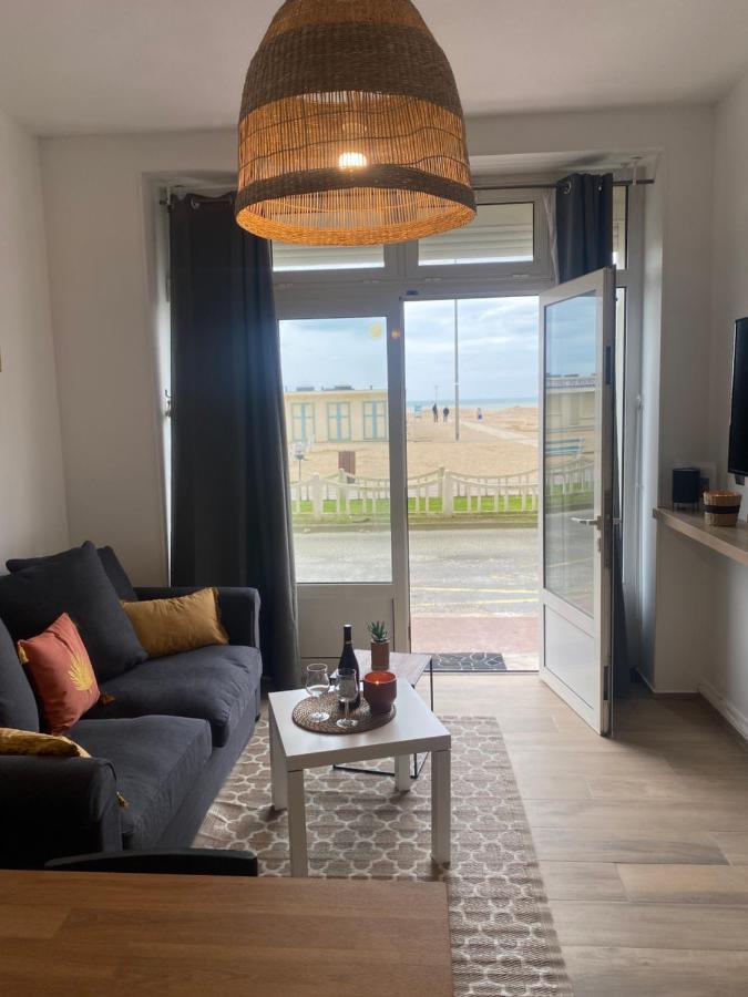 Paradis les pieds sur le sable trouville palace Extérieur photo