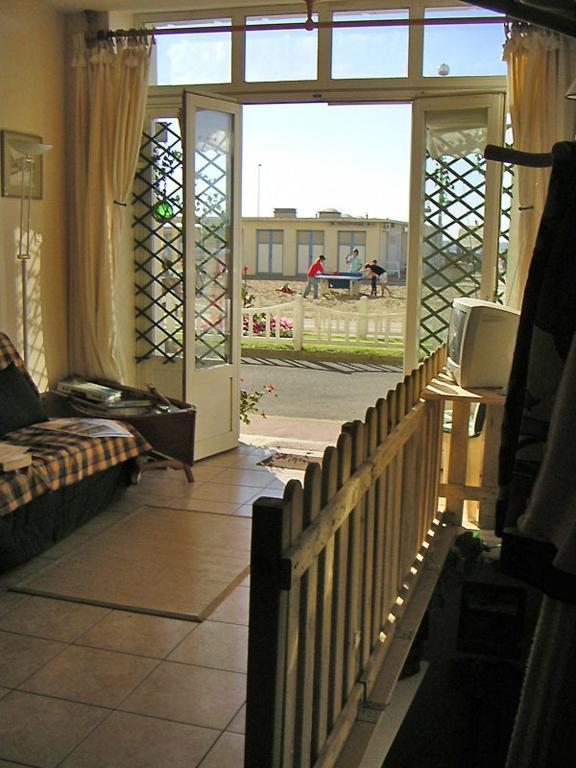 Paradis les pieds sur le sable trouville palace Chambre photo
